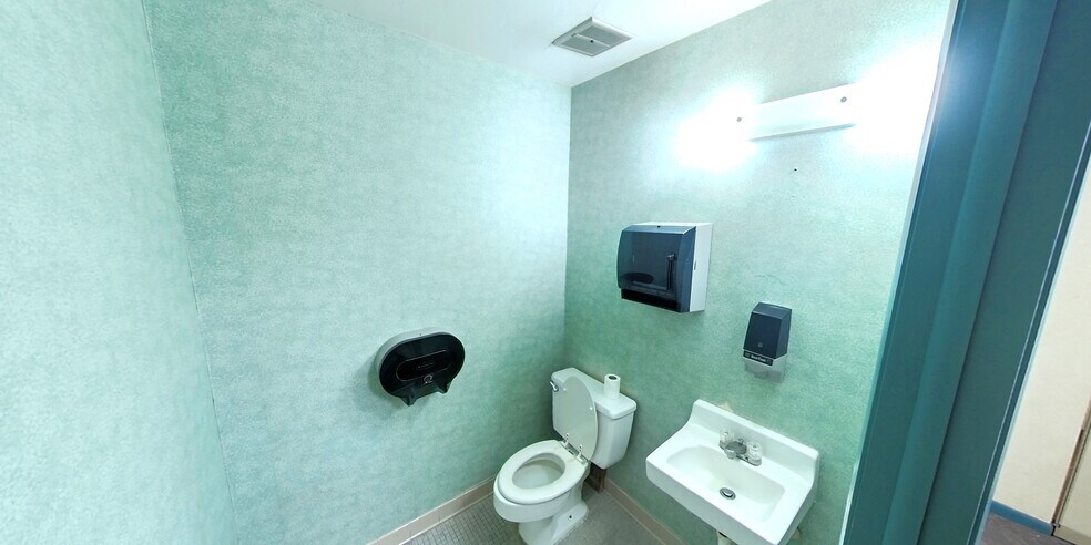 More Photos Of 1128 N Laura St, Jacksonville Medical For Lease