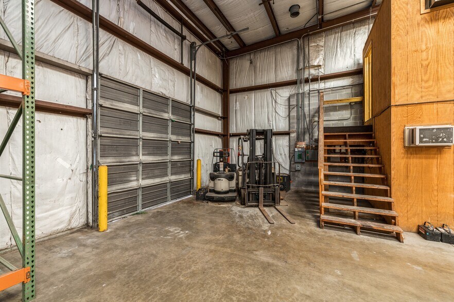 More Photos Of 635 New York Ave, Des Moines Industrial For Lease