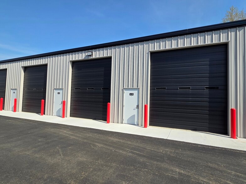 More Photos Of 3945 Lee St, Ayden Light Distribution For Lease
