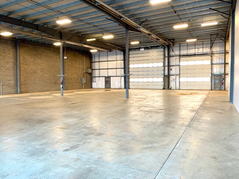 More Photos Of 14 Burnt Valley Ave, Red Deer County Service For Lease