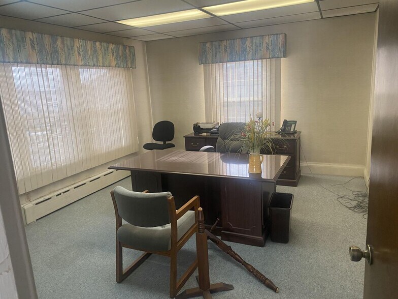 More Photos Of 721 S Michigan Ave, Saginaw Office For Sale