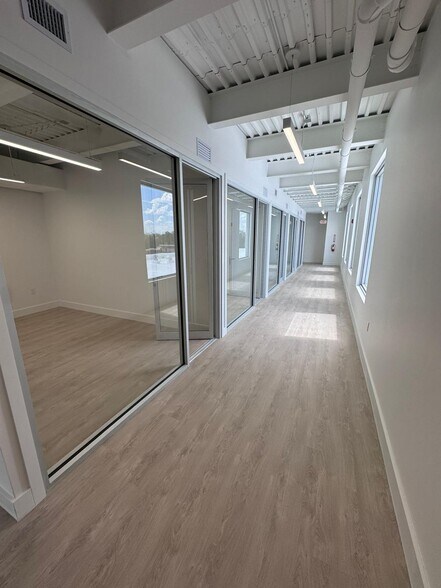 More Photos Of 645 NE 125th St, North Miami Loft Creative Space For Lease