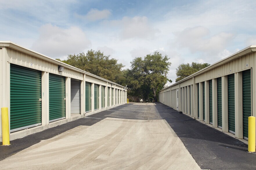 More Photos Of 29620 W IH-10, Boerne Self Storage For Lease