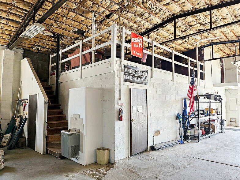 More Photos Of 1060 W Kansas Ave, Mcpherson Freestanding For Sale