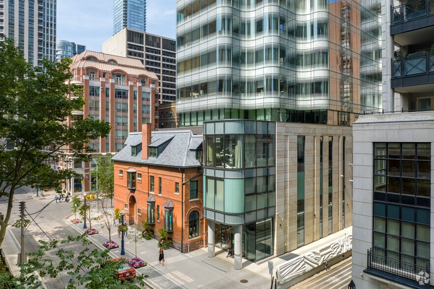 More Photos Of 7 St. Thomas St, Toronto Medical For Sale