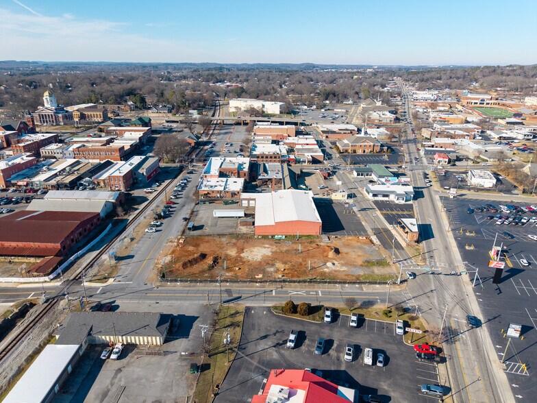 More Photos Of 21 Leake st, Cartersville General Retail For Lease