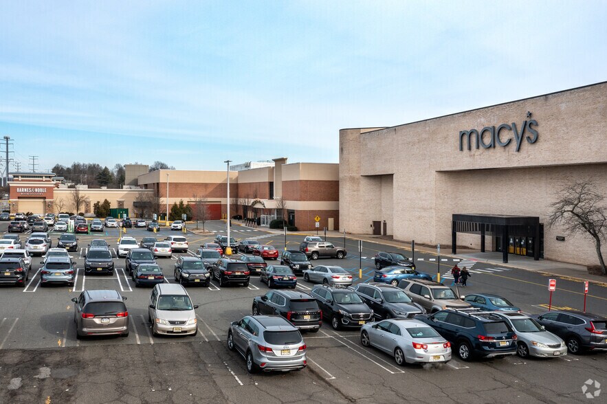 Primary Photo Of 112 Eisenhower Pky, Livingston Unknown For Lease