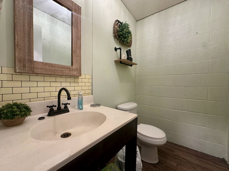 More Photos Of 430 Carthage Rd, Red Boiling Springs Industrial For Sale