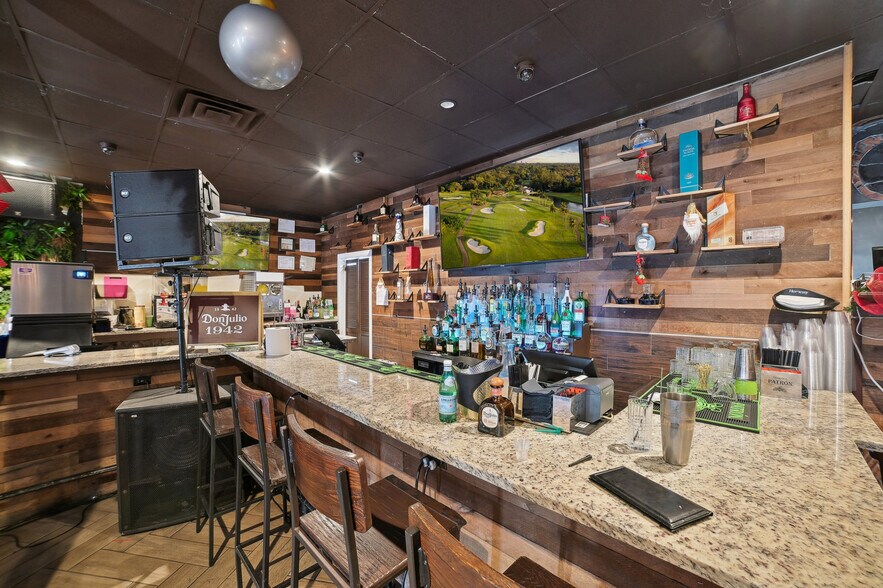 More Photos Of 487-489 21st Ave, Paterson Bar For Sale