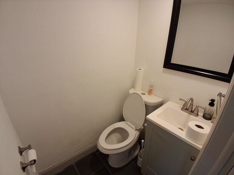More Photos Of 1719 Emerson St, Jacksonville Office Residential For Lease