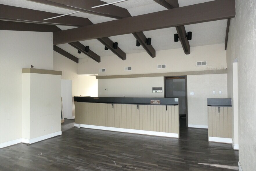 More Photos Of 7642 Park Place Blvd, Houston Office For Lease