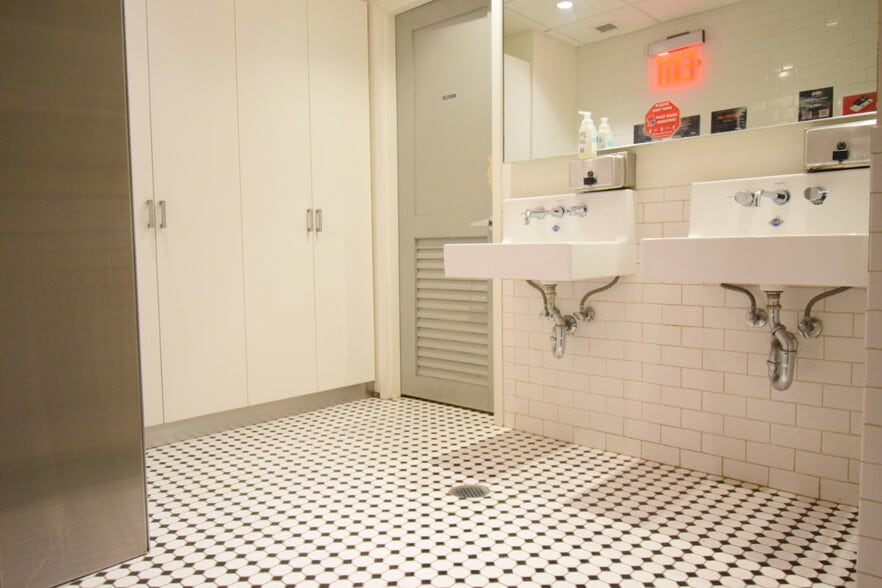 More Photos Of 23-27 2nd Ave, New York Storefront Retail Office For Lease