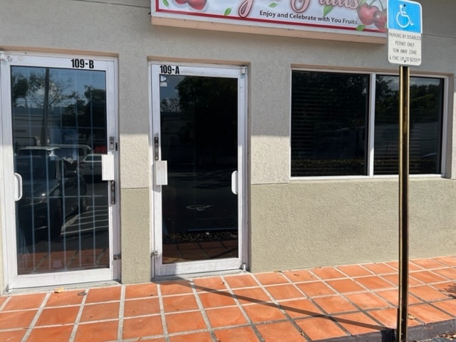More Photos Of 2441 NW 93rd Ave, Miami Showroom For Sale