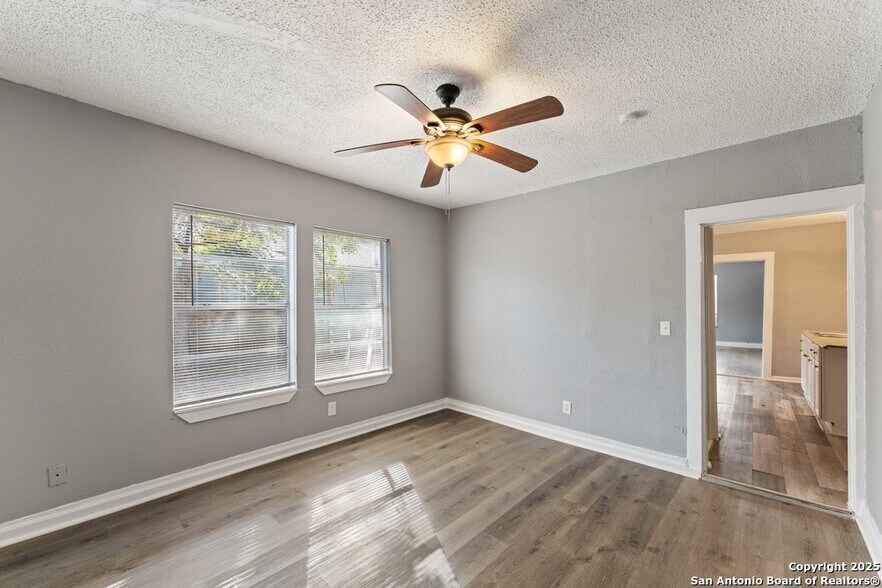 More Photos Of 403 Terrell Ave, San Antonio Apartments For Sale