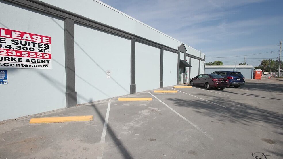 Primary Photo Of 817 Manatee Ave W, Bradenton Medical For Lease