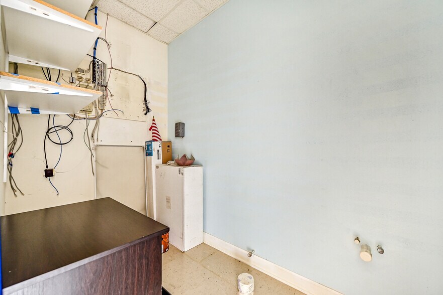 More Photos Of 5001 Broadway St, Pearland Office For Lease