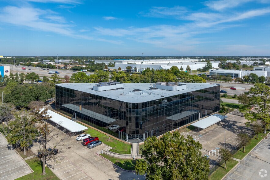 More Photos Of 15425 North Fwy, Houston Office For Lease