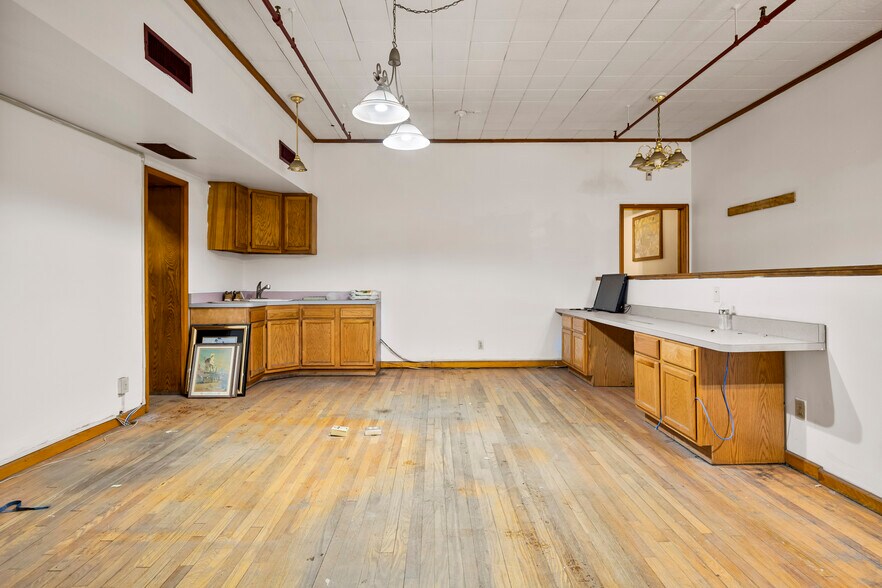 More Photos Of 403-409 N Pearl St, Albany Warehouse For Sale