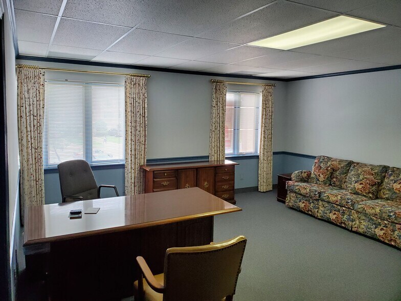 More Photos Of 7221-7231 Hanover Pky, Greenbelt Medical For Sale