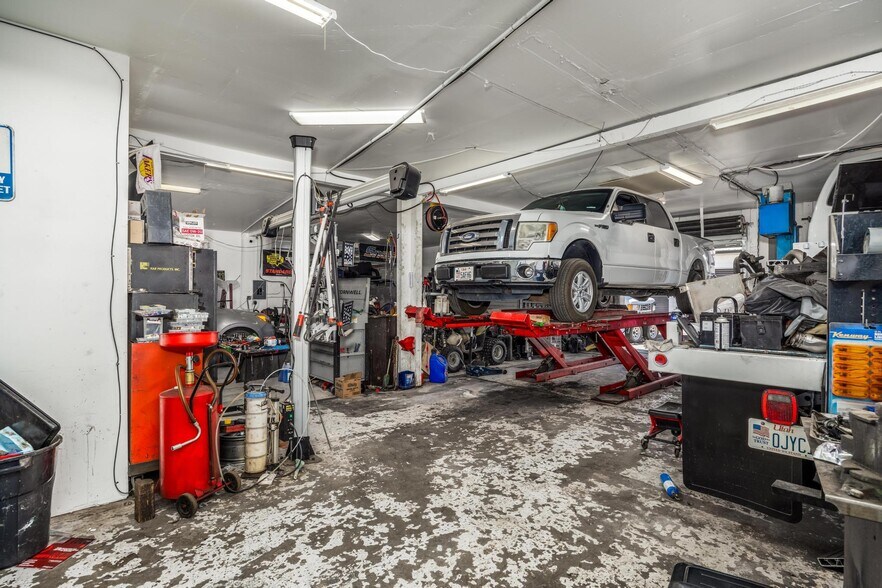 More Photos Of 511 N 1300 E, St George Warehouse For Sale