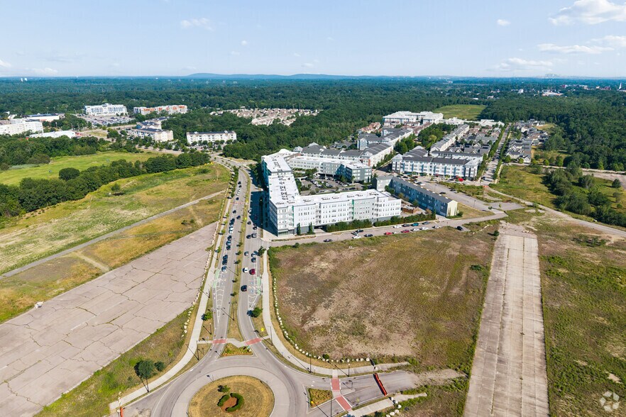 More Photos Of 10 Patriot Pky, South Weymouth Apartments For Lease