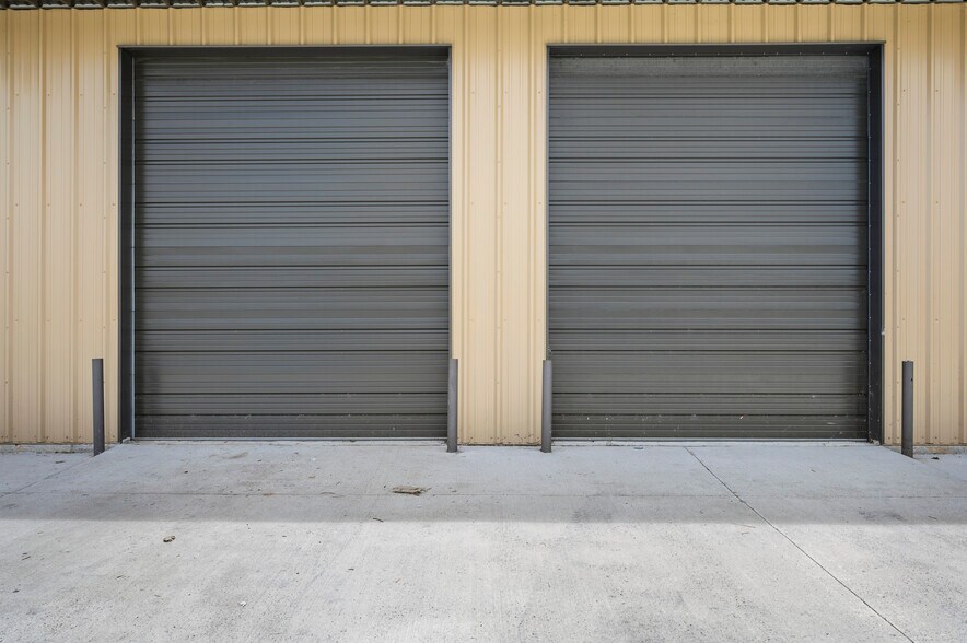 More Photos Of 5517 Fm 2004 Rd, Hitchcock Industrial For Lease