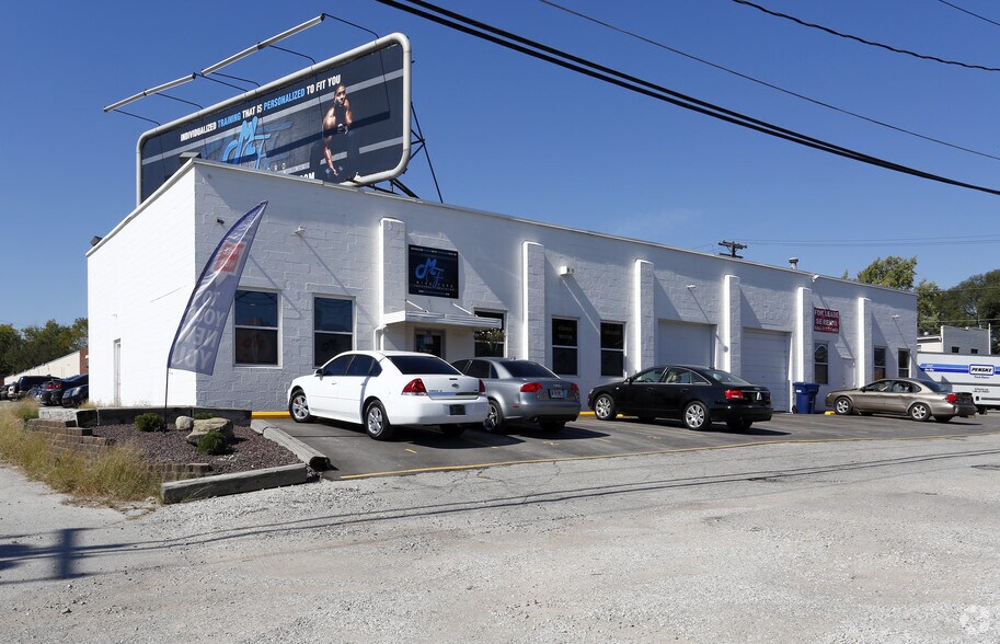 More Photos Of 2324-2326 E 44th St, Indianapolis Warehouse For Lease