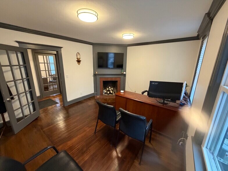 More Photos Of 44 North St, Danbury Office For Lease