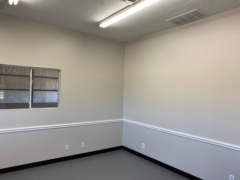 More Photos Of 24030 Tomball Pky, Tomball Distribution For Sale