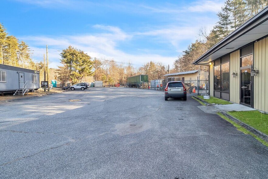 More Photos Of , Ware General Retail For Sale