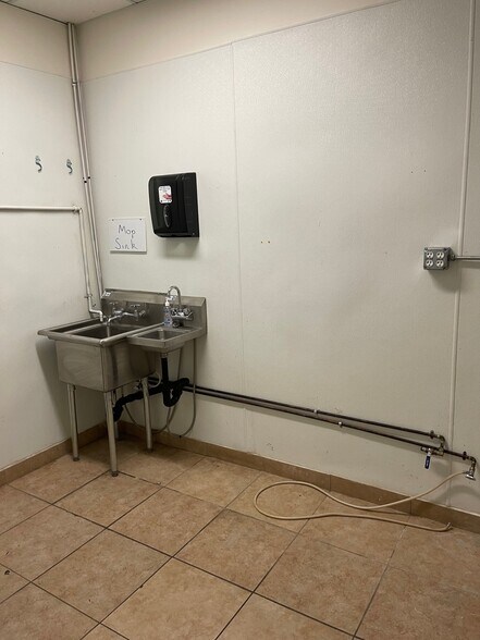 More Photos Of 16842 E Parkview Ave, Fountain Hills Restaurant For Lease