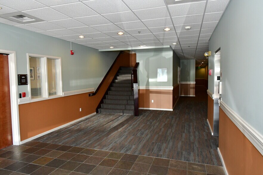 More Photos Of 13106 SE 240th St, Kent Office For Lease