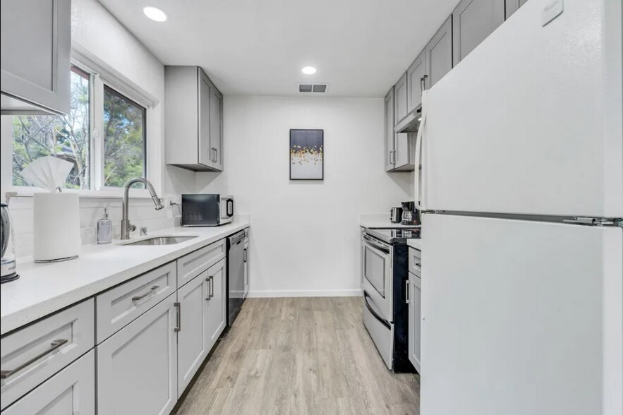 More Photos Of 503 S Kiely Blvd, San Jose Apartments For Sale