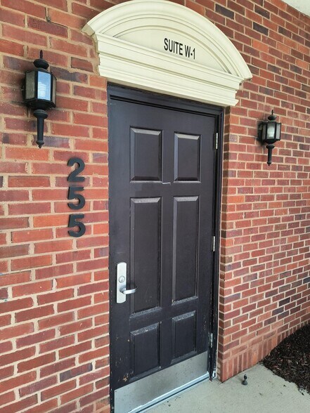 More Photos Of 255 E 90th Dr, Merrillville Medical For Lease