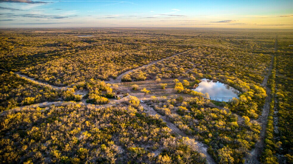More Photos Of County Road 422, Pleasanton Land For Sale