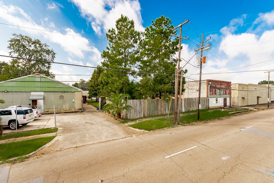 More Photos Of 2008 North St, Baton Rouge Office For Sale
