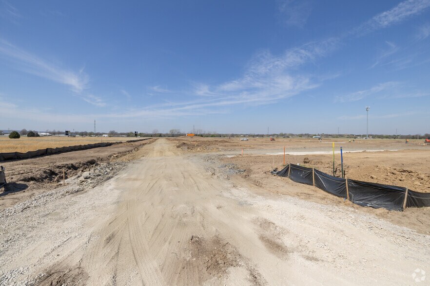 More Photos Of 9802 N Yale Ave, Sperry Industrial For Sale
