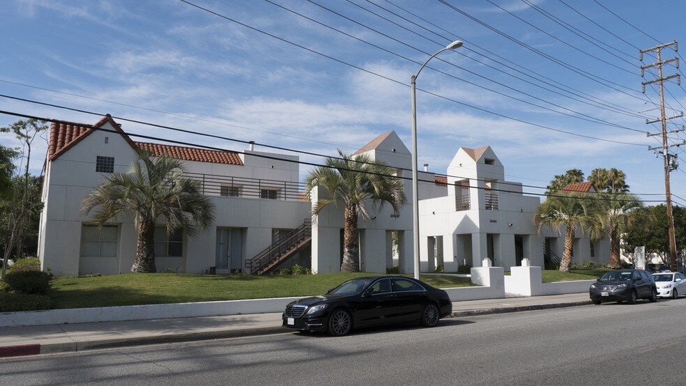 More Photos Of 30497 Canwood St, Agoura Hills Office For Lease