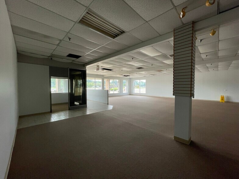 More Photos Of 111-281 US 131, Three Rivers Unknown For Lease