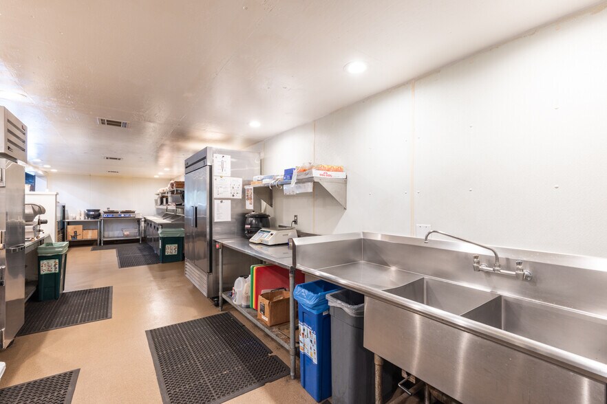 More Photos Of 3106 Golden Gate Dr, Napa Flex For Sale