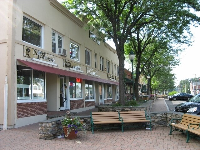 More Photos Of 1052-1068 Main St, Newington Freestanding For Lease