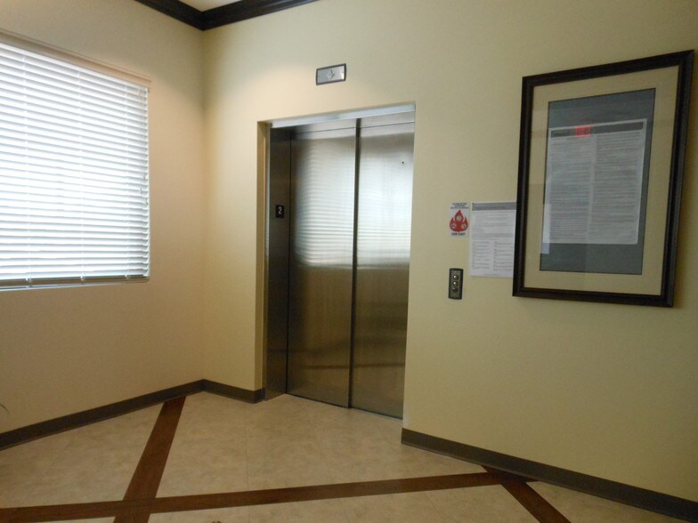 More Photos Of 8550 NE 138th Ln, Lady Lake Medical For Lease