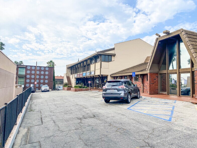 More Photos Of 3621-3629 N Sepulveda Blvd, Manhattan Beach Storefront Retail Office For Lease