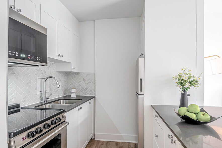 More Photos Of 105 Rue Milton, Montréal Apartments For Sale