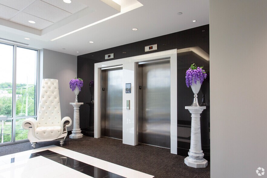 More Photos Of 304 Cambridge Rd, Woburn Office For Lease