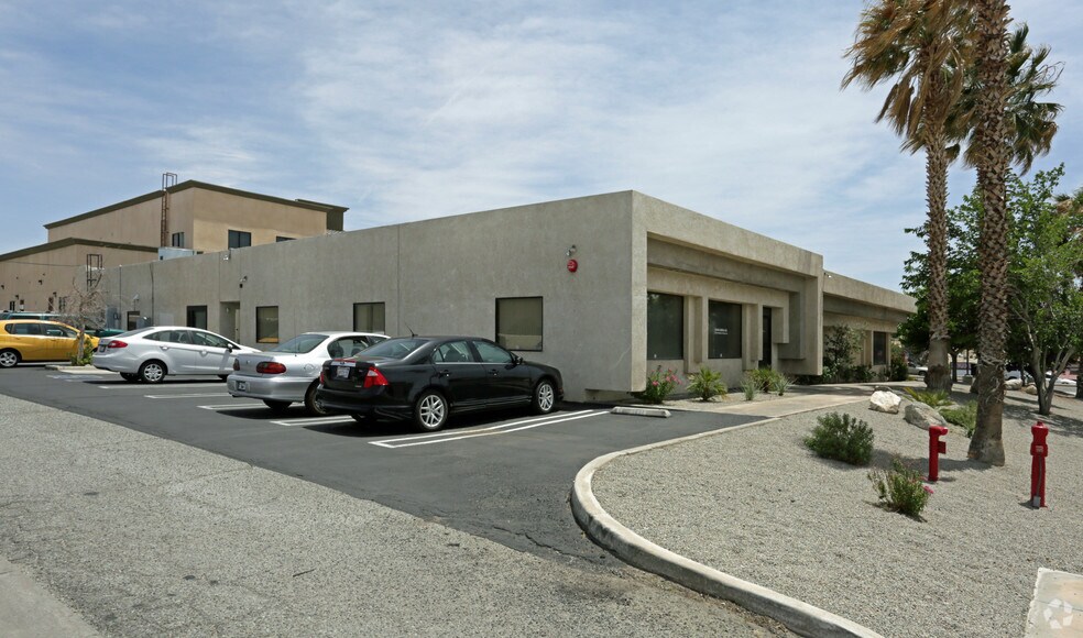 More Photos Of 18056 Wika Rd, Apple Valley Medical For Lease