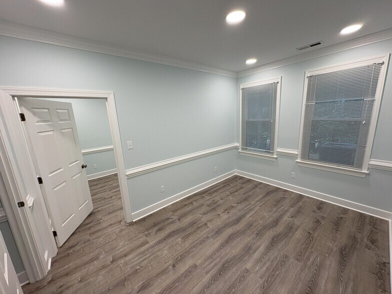 More Photos Of 162-170 Wind Chime Ct, Raleigh Office For Lease