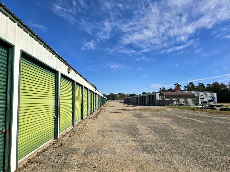 More Photos Of 12371 Cude Cemetery Rd, Willis General Retail For Sale