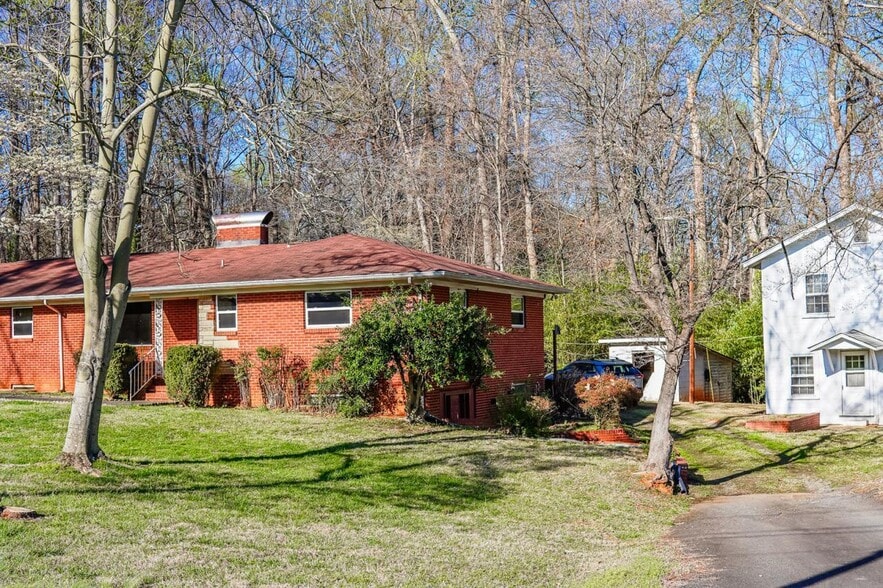 More Photos Of 4924 Freedom Dr, Charlotte Flex For Sale