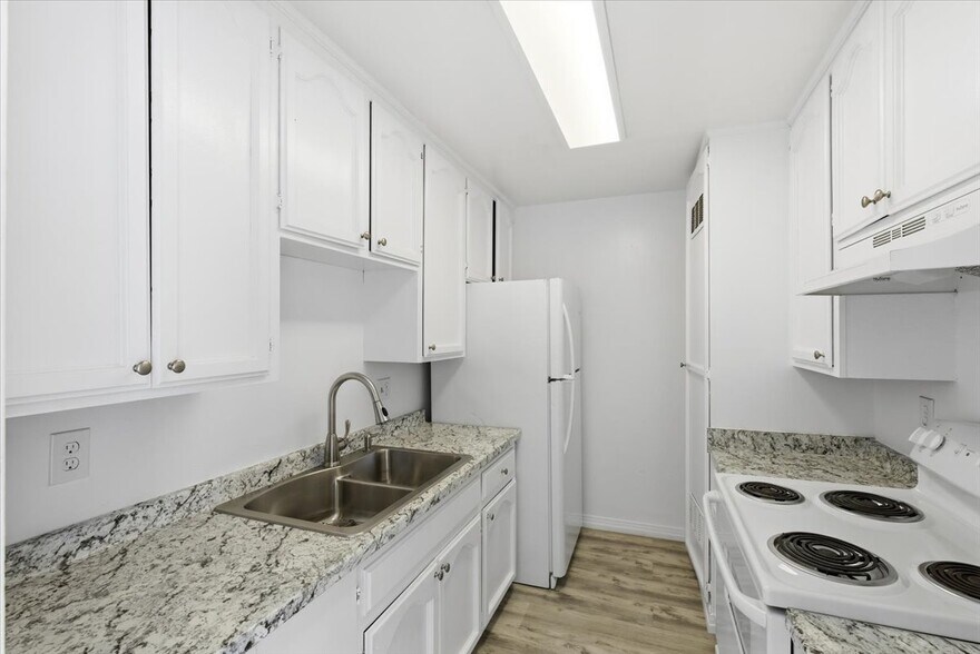 More Photos Of 1470-1530 27th St, San Diego Apartments For Sale